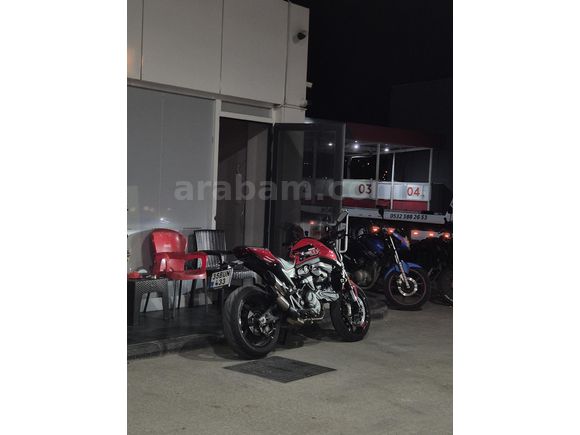 Ducati Monster 937