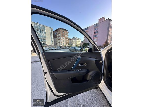 DEL-FA OTOMOTİV'DEN 2023 MODEL CİTROEN E-C4 X SHİNE BOLD