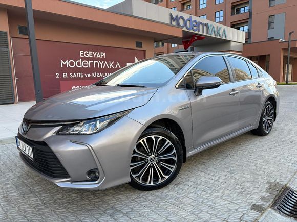 Sahibinden Toyota Corolla 1.8 Hybrid Flame X-Pack 2020 Model