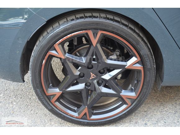 EKSPRES PLAZA'DAN 2025 CUPRA LEON 1.5 eTSI VZ Line