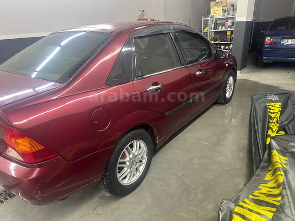 Sahibinden Ford Focus 1.6 Ghia 2001 Model 