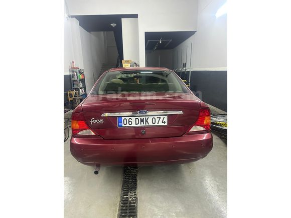 Sahibinden Ford Focus 1.6 Ghia 2001 Model 