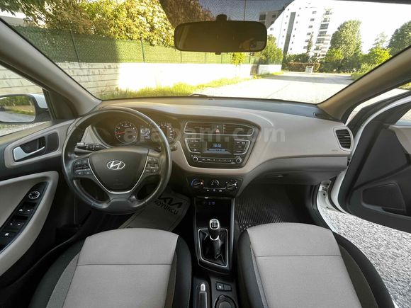 Makyajlı kasa  i20 servis bakımlı 