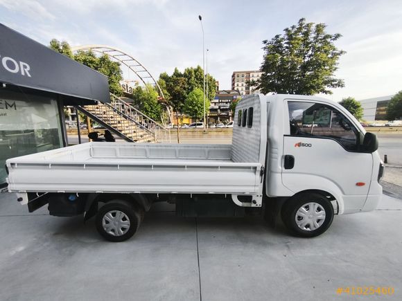 SCM MOTOR'DAN/2023/MODEL/KİA BONGO/K2500/FATURALI/KLİMALI/63KM