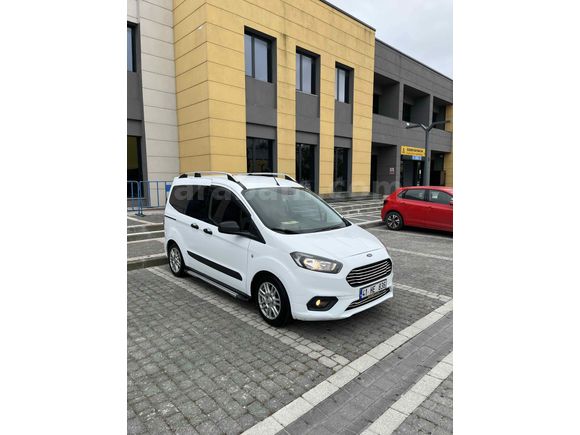 Sahibinden Ford Tourneo Courier 1.5 TDCi Delux 2021 Model  170.000 km Beyaz