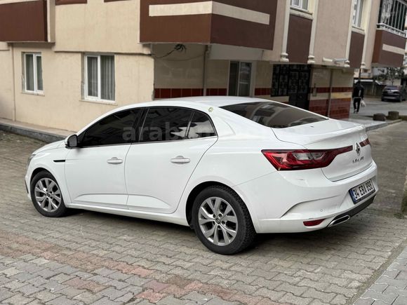 2021 MODEL HATASIZ DİZEL OTOMATİK MEGANE 4