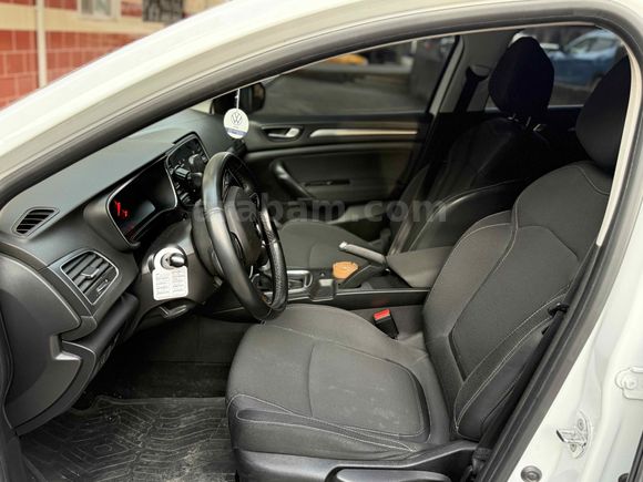 2021 MODEL HATASIZ DİZEL OTOMATİK MEGANE 4