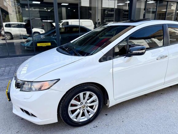 2013 MODEL 1.6 CİVİC ELEGANCE TAM DOLU SANROF EMSALSİZ 247.000KM
