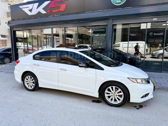 2013 MODEL 1.6 CİVİC ELEGANCE TAM DOLU SANROF EMSALSİZ 247.000KM