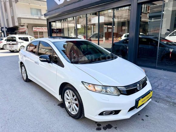 2013 MODEL 1.6 CİVİC ELEGANCE TAM DOLU SANROF EMSALSİZ 247.000KM