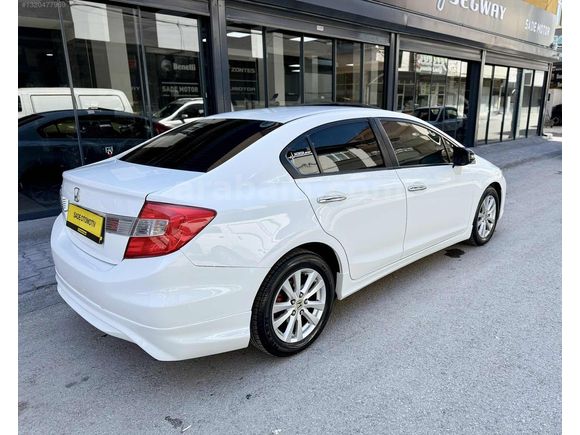 2013 MODEL 1.6 CİVİC ELEGANCE TAM DOLU SANROF EMSALSİZ 247.000KM