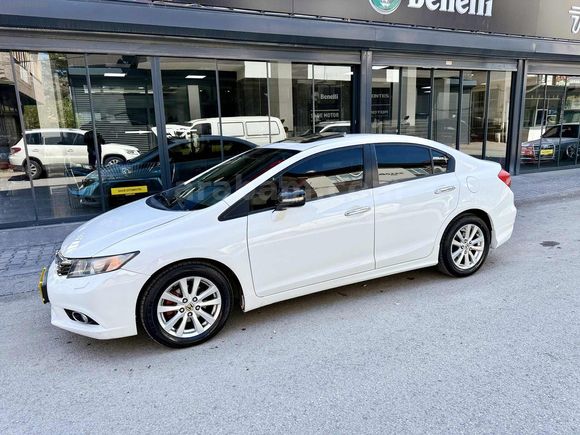 2013 MODEL 1.6 CİVİC ELEGANCE TAM DOLU SANROF EMSALSİZ 247.000KM