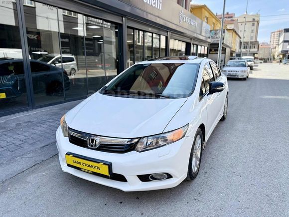 2013 MODEL 1.6 CİVİC ELEGANCE TAM DOLU SANROF EMSALSİZ 247.000KM