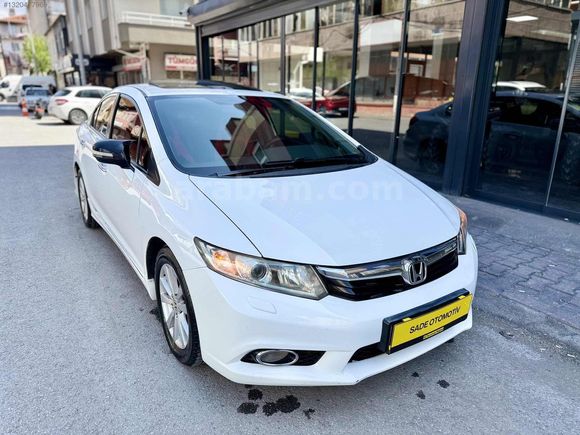 2013 MODEL 1.6 CİVİC ELEGANCE TAM DOLU SANROF EMSALSİZ 247.000KM