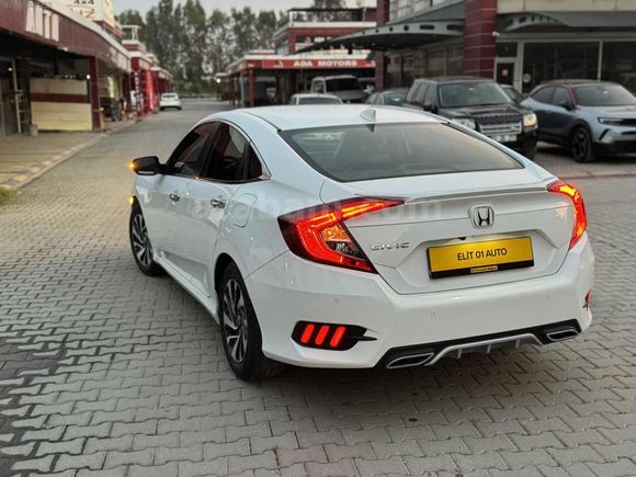 ELİT 01 AUTO'DAN İLK SAHİBİNDEN HATASIZ EN FULL PAKET CIVIC