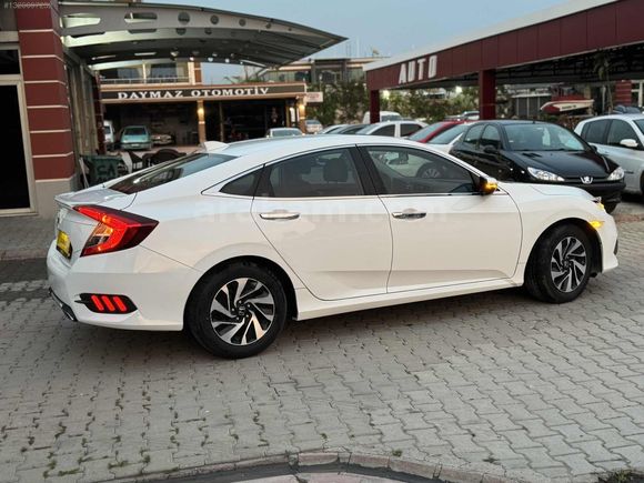 ELİT 01 AUTO'DAN İLK SAHİBİNDEN HATASIZ EN FULL PAKET CIVIC