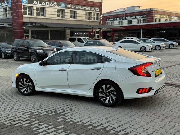 ELİT 01 AUTO'DAN İLK SAHİBİNDEN HATASIZ EN FULL PAKET CIVIC