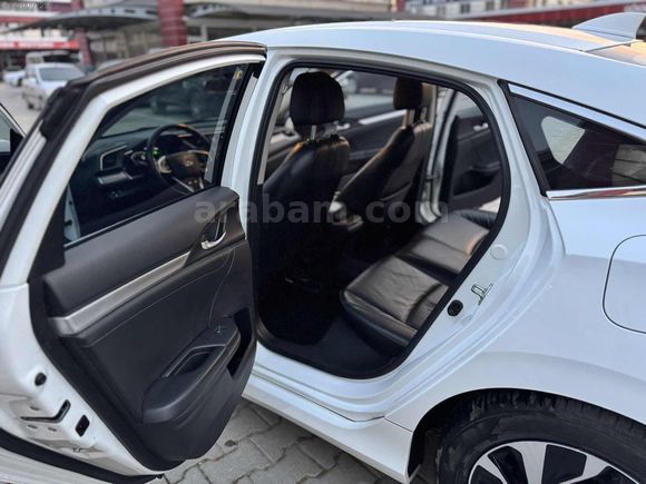 ELİT 01 AUTO'DAN İLK SAHİBİNDEN HATASIZ EN FULL PAKET CIVIC