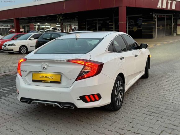 ELİT 01 AUTO'DAN İLK SAHİBİNDEN HATASIZ EN FULL PAKET CIVIC