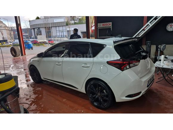 Sahibinden Toyota Auris 1.4 D-4D Advance Skypack 2017 Model