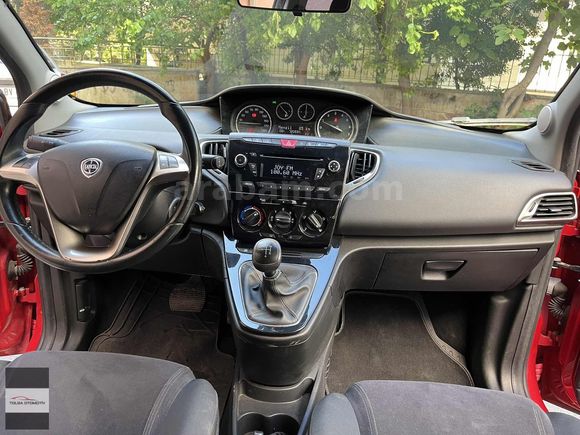 2013 LANCIA YPSİLON 0.9 BENZİNLİ EASYTRONİC 72.000 KM Boyasız