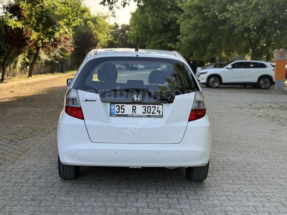 2011 MODEL 1.4 HONDA JAZZ FUN PLUS SHİFT CAM TAVANLI OTOMATİK