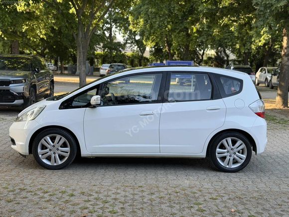 2011 MODEL 1.4 HONDA JAZZ FUN PLUS SHİFT CAM TAVANLI OTOMATİK
