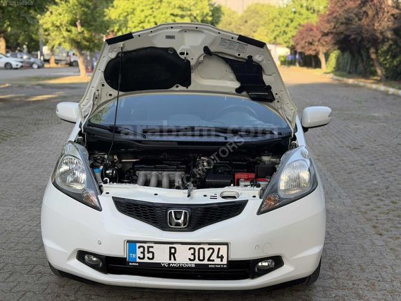 2011 MODEL 1.4 HONDA JAZZ FUN PLUS SHİFT CAM TAVANLI OTOMATİK