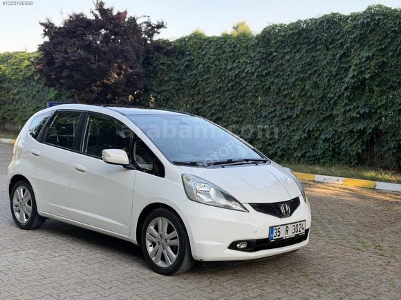 2011 MODEL 1.4 HONDA JAZZ FUN PLUS SHİFT CAM TAVANLI OTOMATİK