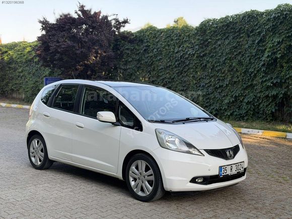2011 MODEL 1.4 HONDA JAZZ FUN PLUS SHİFT CAM TAVANLI OTOMATİK