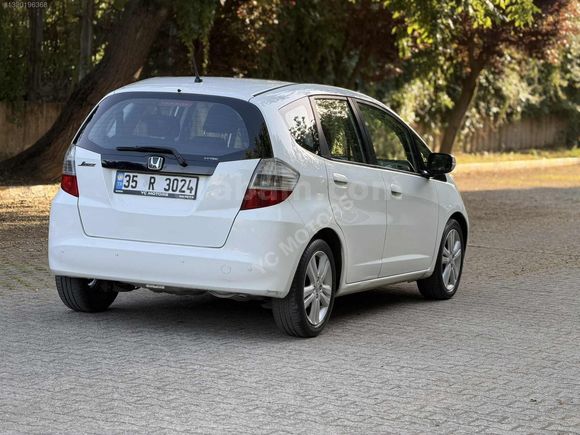 2011 MODEL 1.4 HONDA JAZZ FUN PLUS SHİFT CAM TAVANLI OTOMATİK