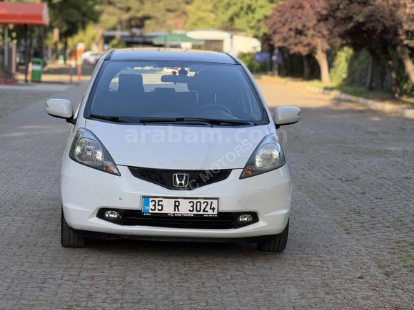 2011 MODEL 1.4 HONDA JAZZ FUN PLUS SHİFT CAM TAVANLI OTOMATİK