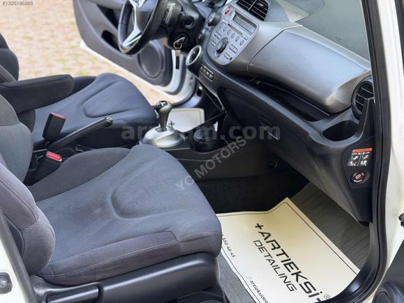 2011 MODEL 1.4 HONDA JAZZ FUN PLUS SHİFT CAM TAVANLI OTOMATİK