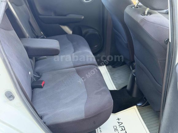2011 MODEL 1.4 HONDA JAZZ FUN PLUS SHİFT CAM TAVANLI OTOMATİK