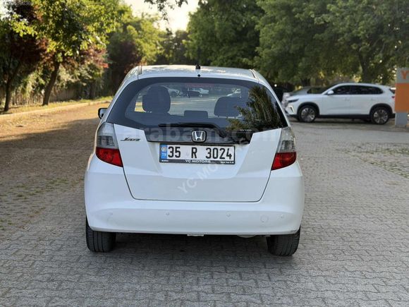 2011 MODEL 1.4 HONDA JAZZ FUN PLUS SHİFT CAM TAVANLI OTOMATİK
