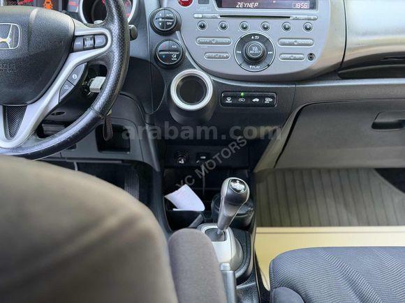 2011 MODEL 1.4 HONDA JAZZ FUN PLUS SHİFT CAM TAVANLI OTOMATİK