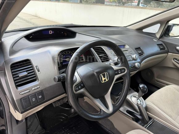 2011 MAKYAJLI KASA ELEGANCE OTOMATİK CİVİC