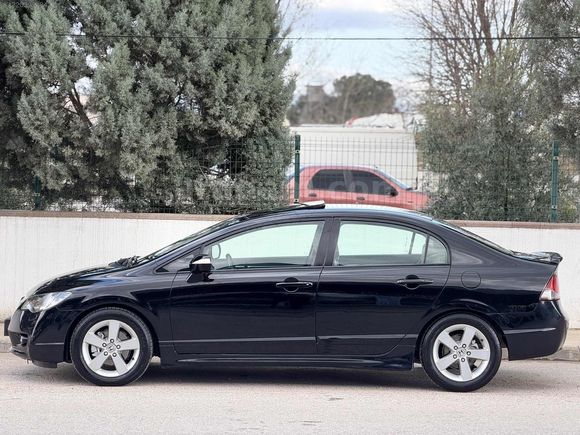 2011 MAKYAJLI KASA ELEGANCE OTOMATİK CİVİC
