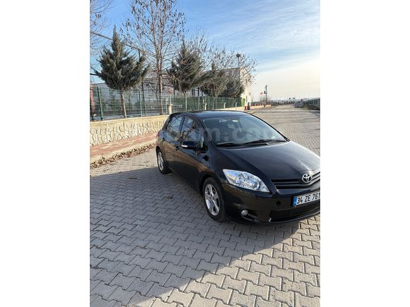 Sahibinden Toyota Auris 1.4 D-4D Comfort Extra 2011 Model 