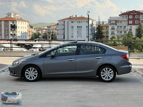 2012 FD 6 CIVIC DEGİŞENSİZ CAM GİBİ 94 BİN KMDE ELEGANCE SANROOF
