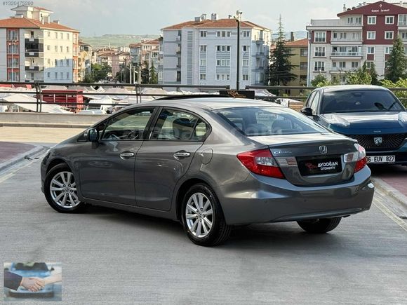 2012 FD 6 CIVIC DEGİŞENSİZ CAM GİBİ 94 BİN KMDE ELEGANCE SANROOF