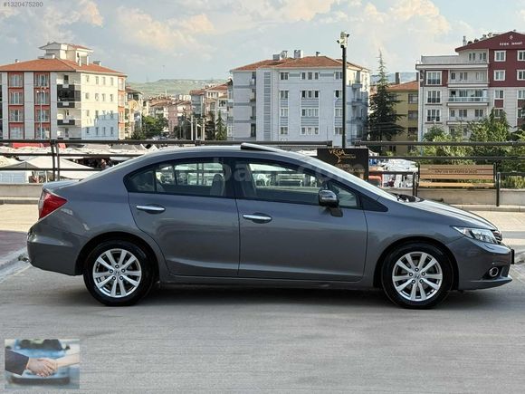 2012 FD 6 CIVIC DEGİŞENSİZ CAM GİBİ 94 BİN KMDE ELEGANCE SANROOF