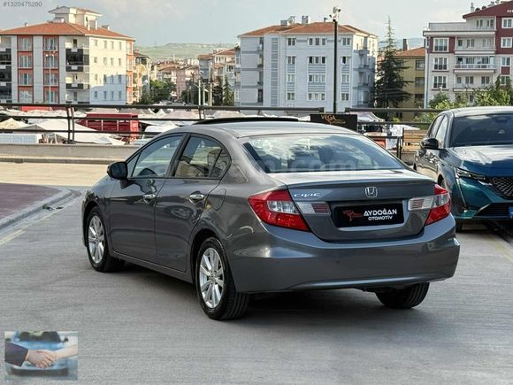 2012 FD 6 CIVIC DEGİŞENSİZ CAM GİBİ 94 BİN KMDE ELEGANCE SANROOF