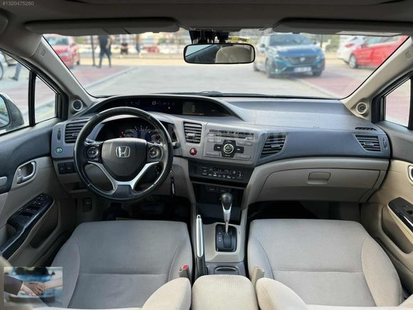 2012 FD 6 CIVIC DEGİŞENSİZ CAM GİBİ 94 BİN KMDE ELEGANCE SANROOF