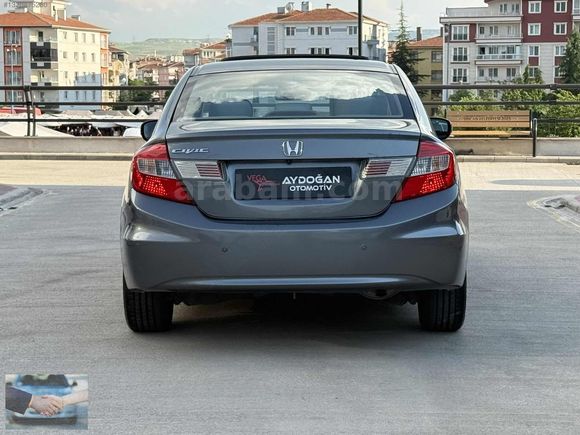 2012 FD 6 CIVIC DEGİŞENSİZ CAM GİBİ 94 BİN KMDE ELEGANCE SANROOF