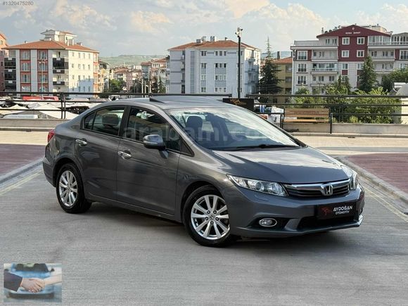 2012 FD 6 CIVIC DEGİŞENSİZ CAM GİBİ 94 BİN KMDE ELEGANCE SANROOF