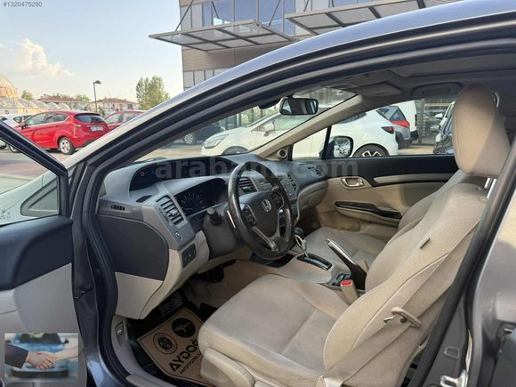 2012 FD 6 CIVIC DEGİŞENSİZ CAM GİBİ 94 BİN KMDE ELEGANCE SANROOF