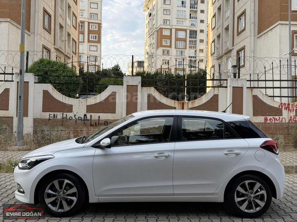 HYUNDAİ İ20 STYLE 2016 MODEL 122.000KM
