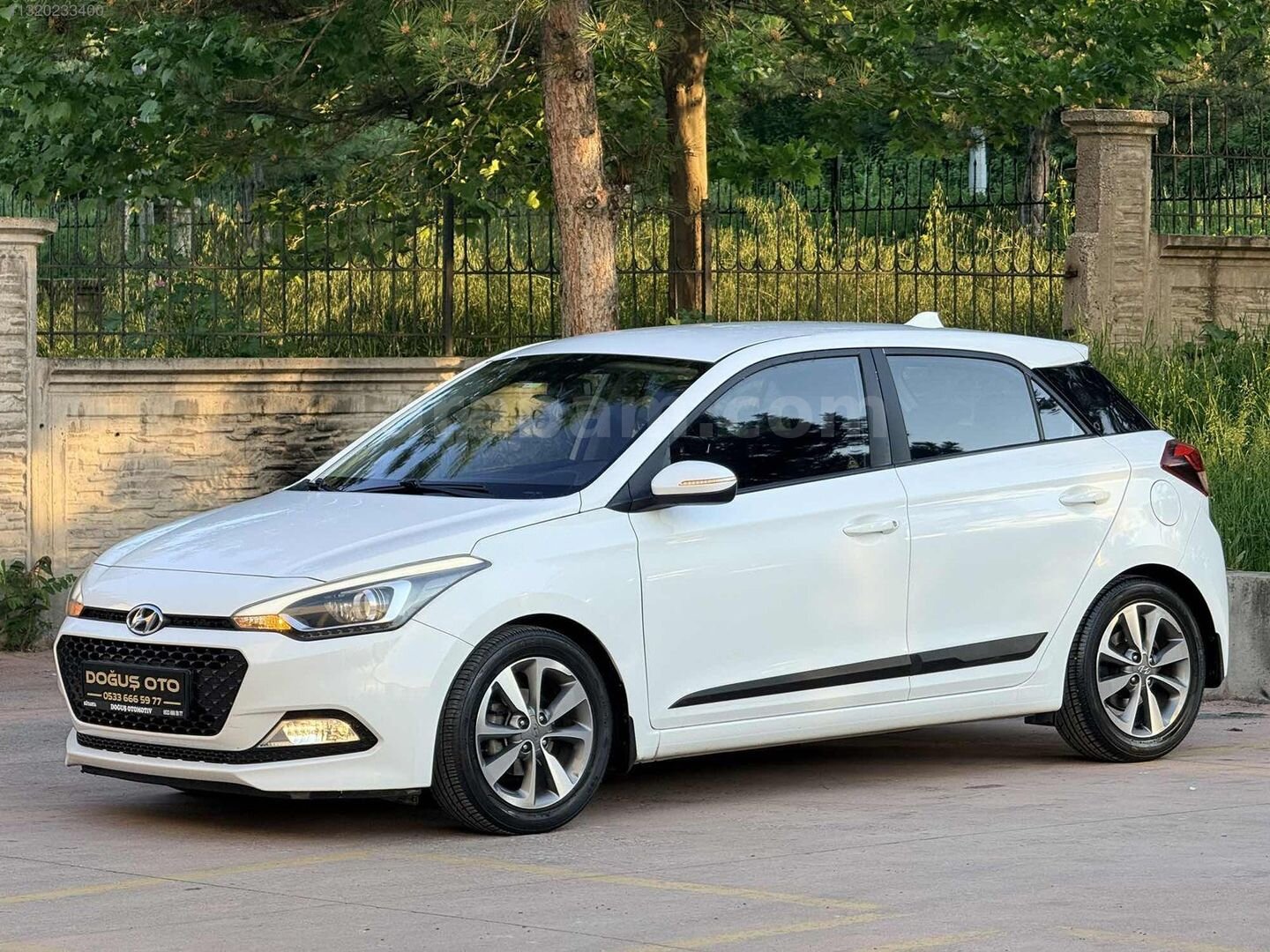 Galeriden Hyundai i20 1.2 MPI Elite 2015 Model Kütahya 64.500 km Beyaz 6