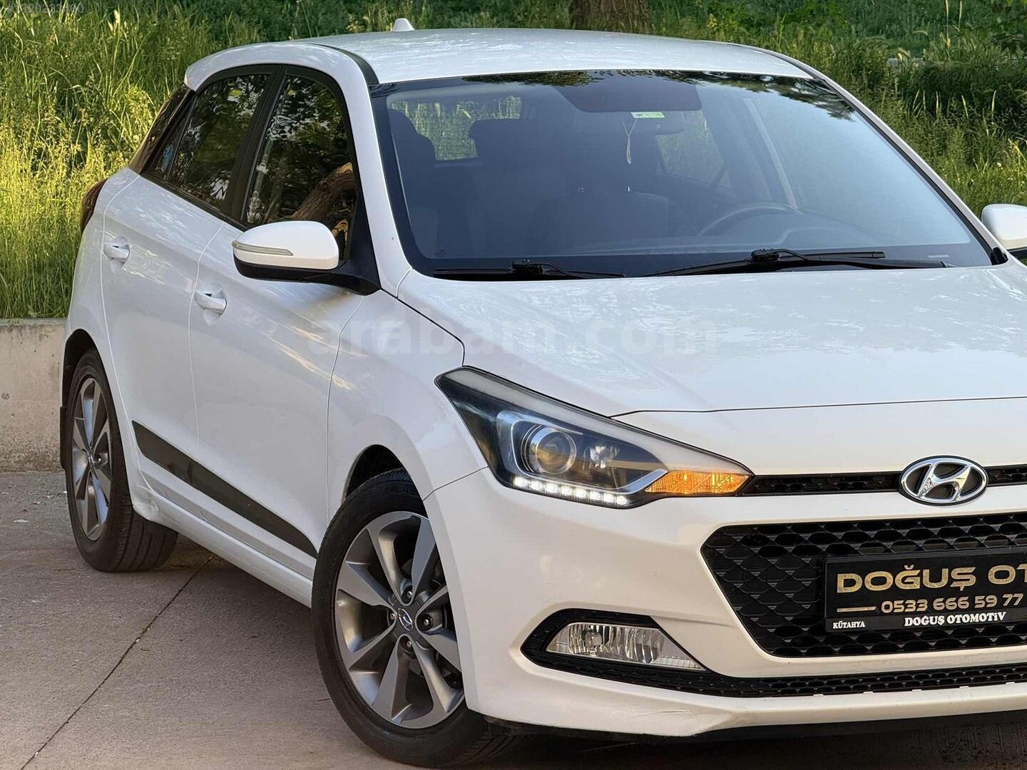 Galeriden Hyundai i20 1.2 MPI Elite 2015 Model Kütahya 64.500 km Beyaz 4